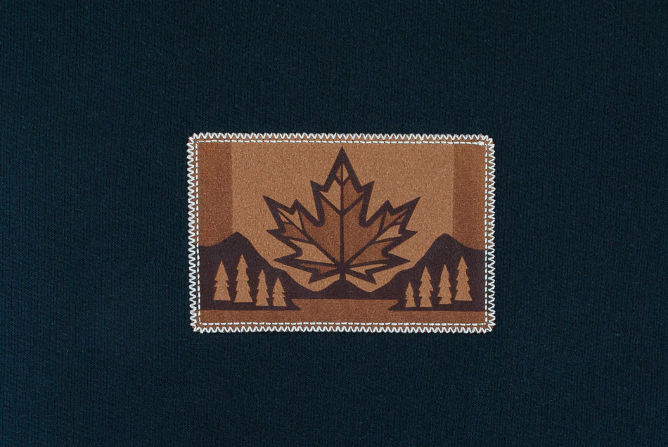 Appliqué de suédine gravée avec finition zig-zag
