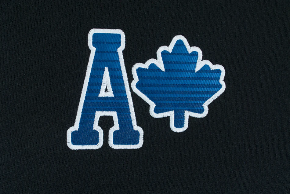 Appliqué simple de twill gravé avec finition satin